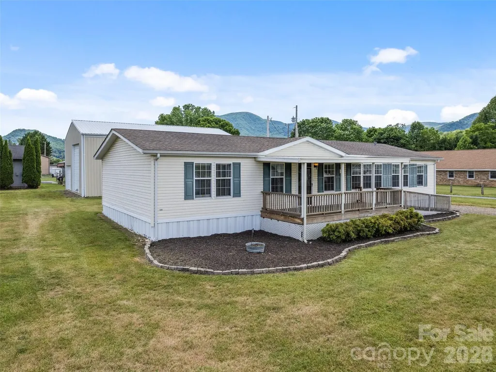 25 Lester Lane Waynesville NC 28785