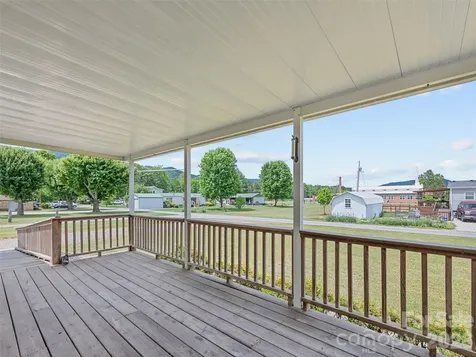 25 Lester Lane Waynesville NC 28785