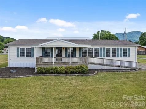 25 Lester Lane Waynesville NC 28785