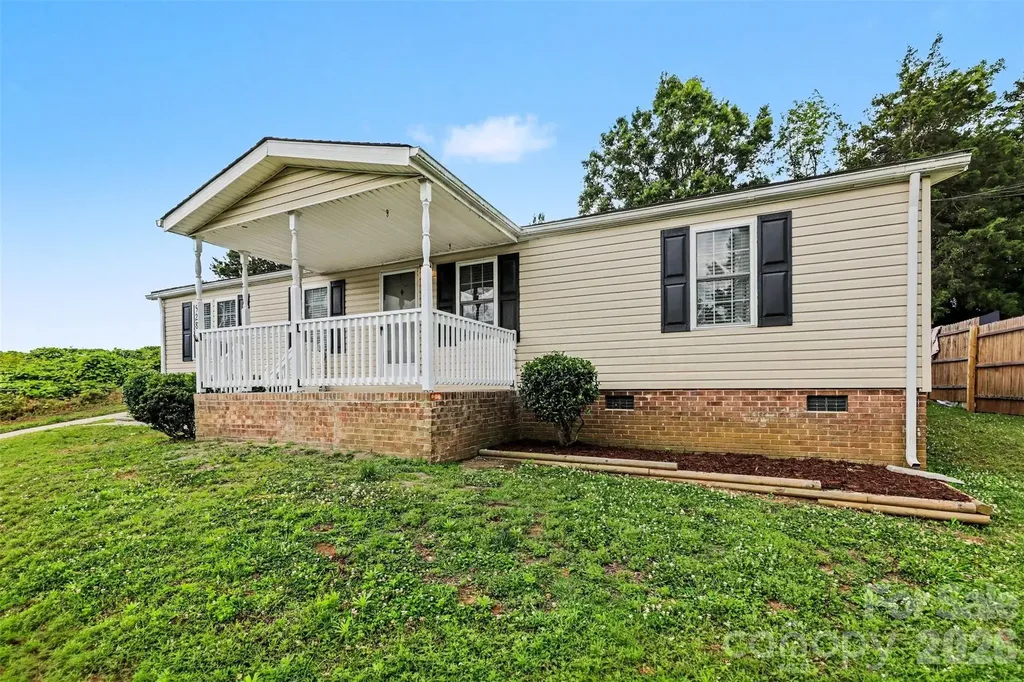 528 Woodlawn Avenue SW Concord NC 28025