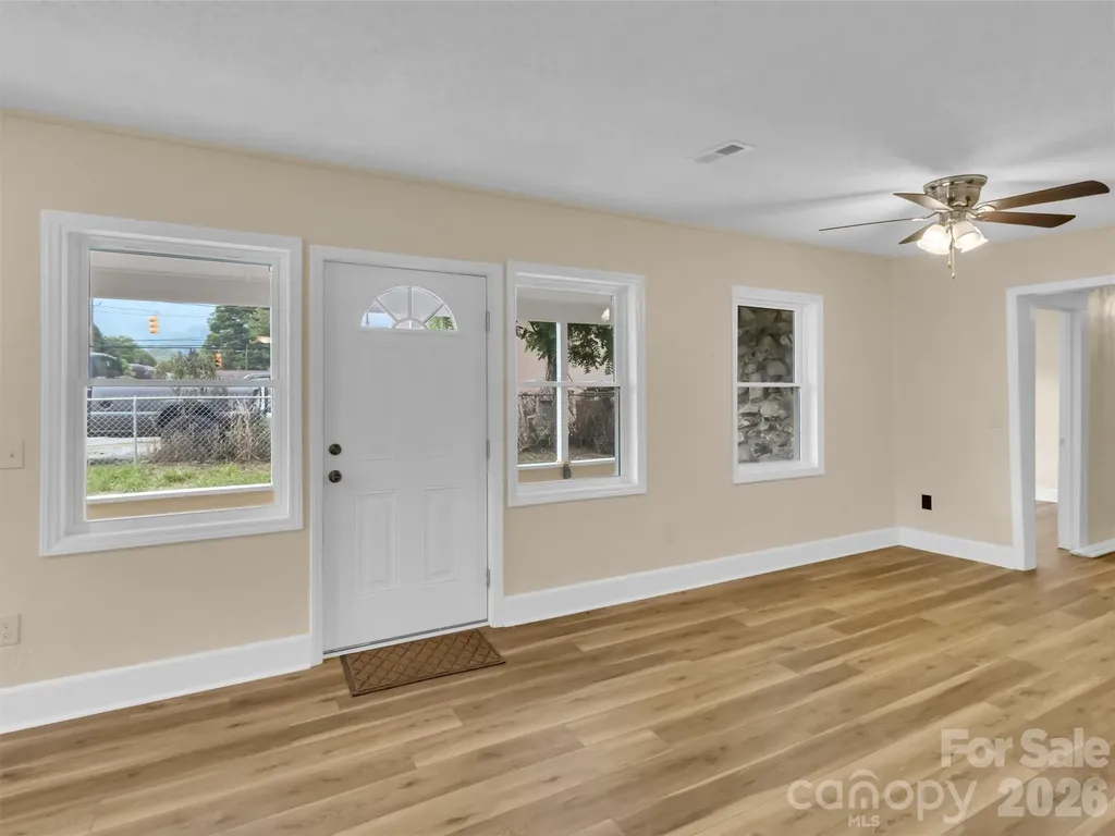 492 Riverbend Street Waynesville NC 28786
