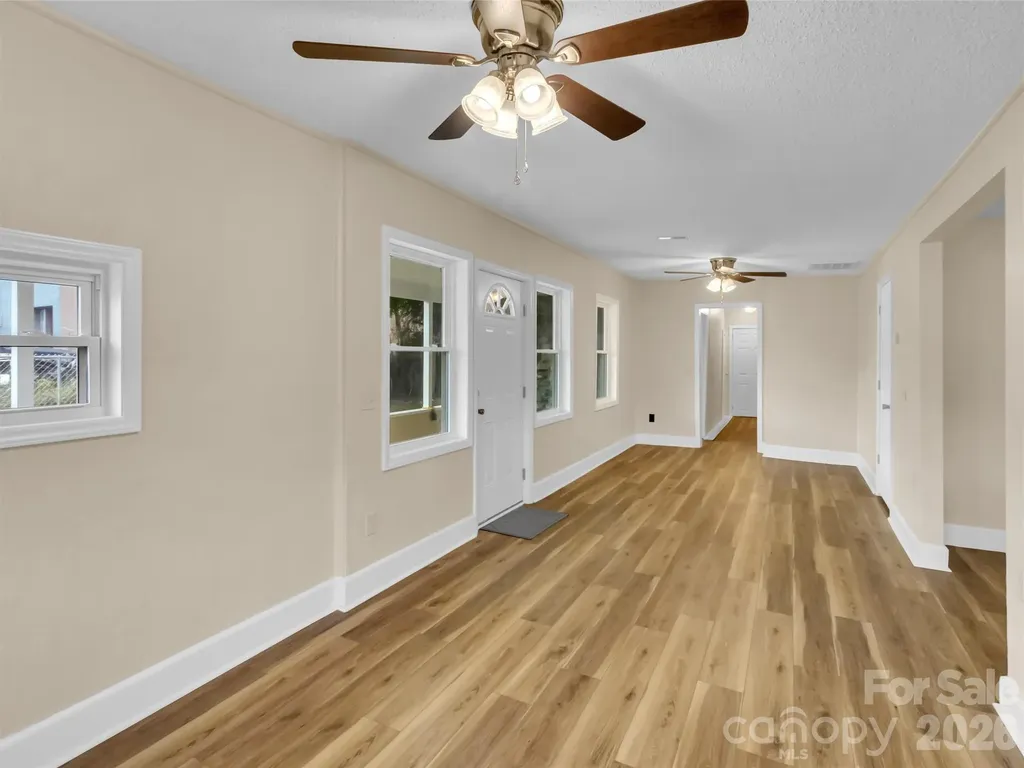 492 Riverbend Street Waynesville NC 28786