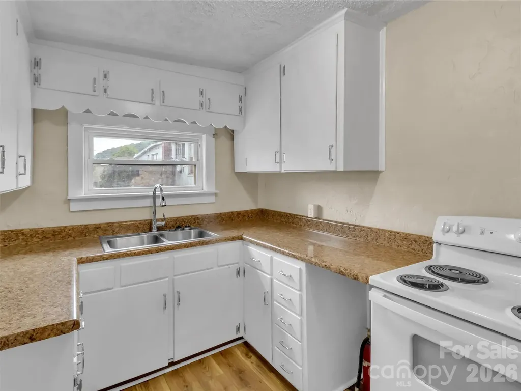 492 Riverbend Street Waynesville NC 28786