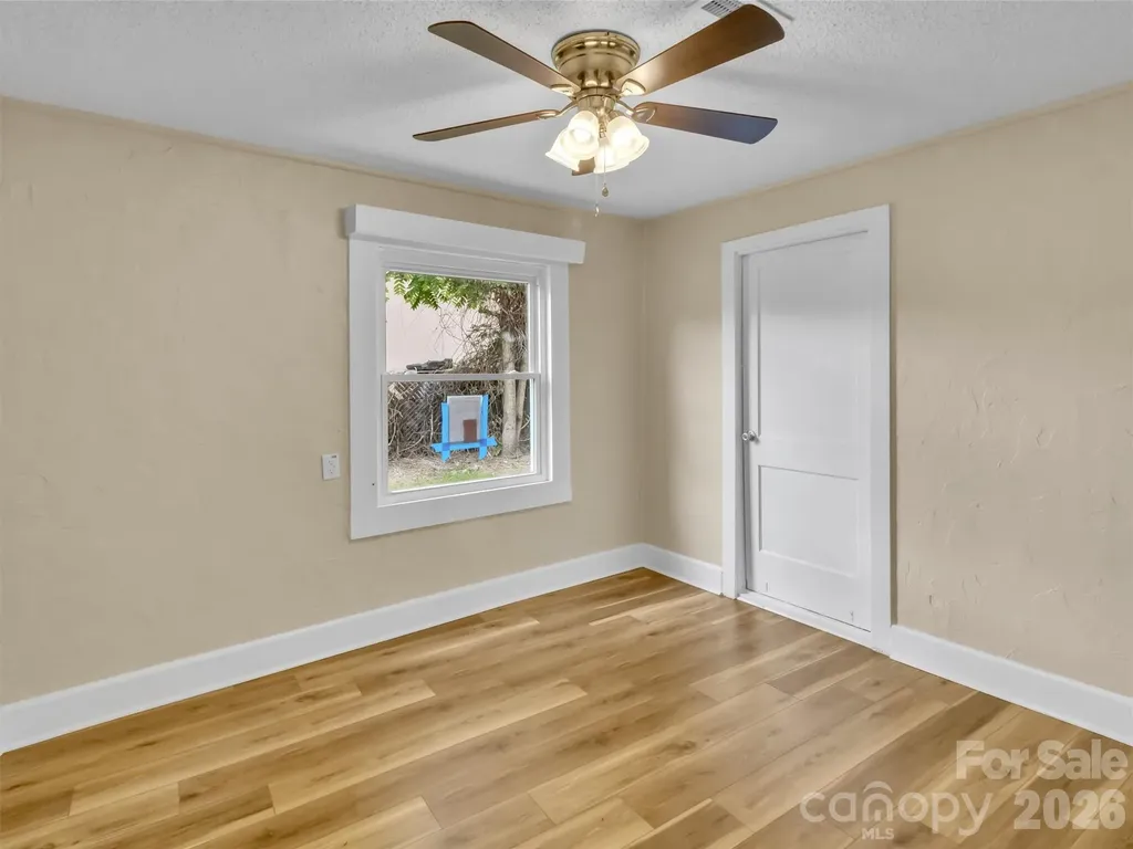 492 Riverbend Street Waynesville NC 28786