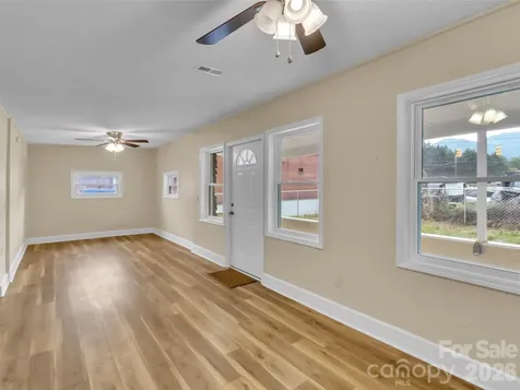 492 Riverbend Street Waynesville NC 28786