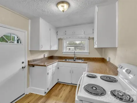492 Riverbend Street Waynesville NC 28786