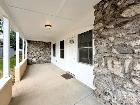 492 Riverbend Street Waynesville NC 28786