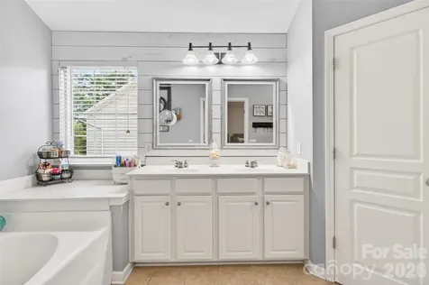 9834 Dominion Crest Drive Charlotte NC 28269