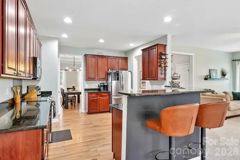1038 Pepperwood Place Lake Wylie SC 29710