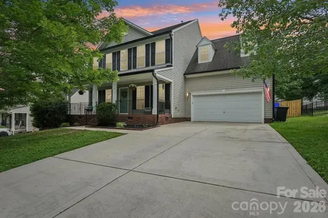 1038 Pepperwood Place Lake Wylie SC 29710