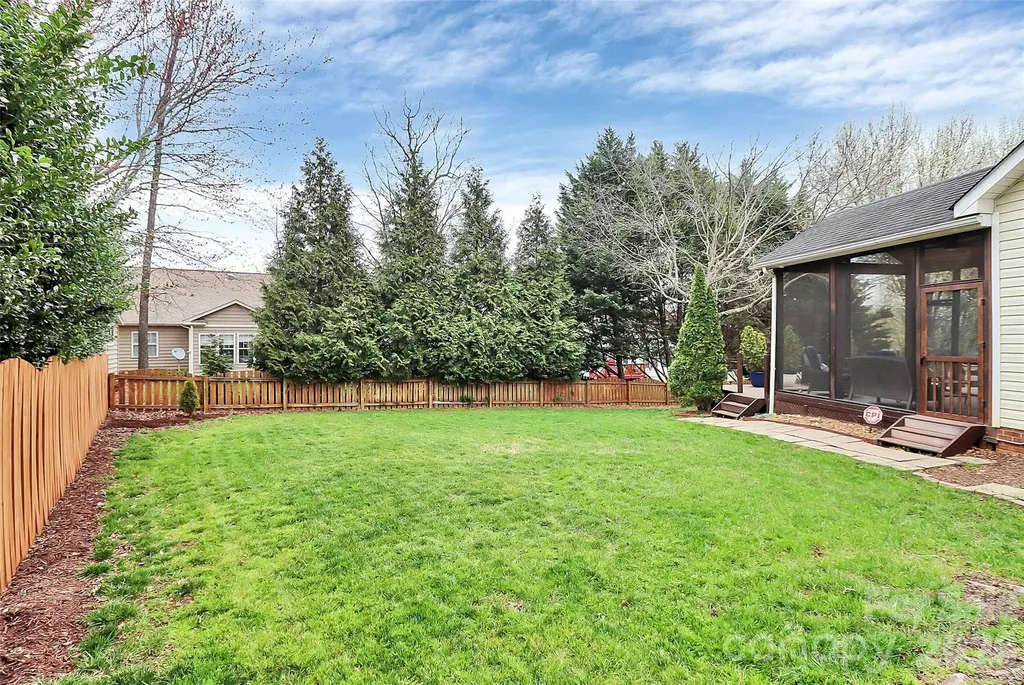 11816 Pheasant Lane Charlotte NC 28277