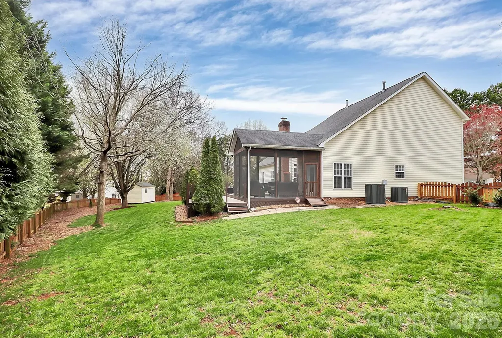 11816 Pheasant Lane Charlotte NC 28277