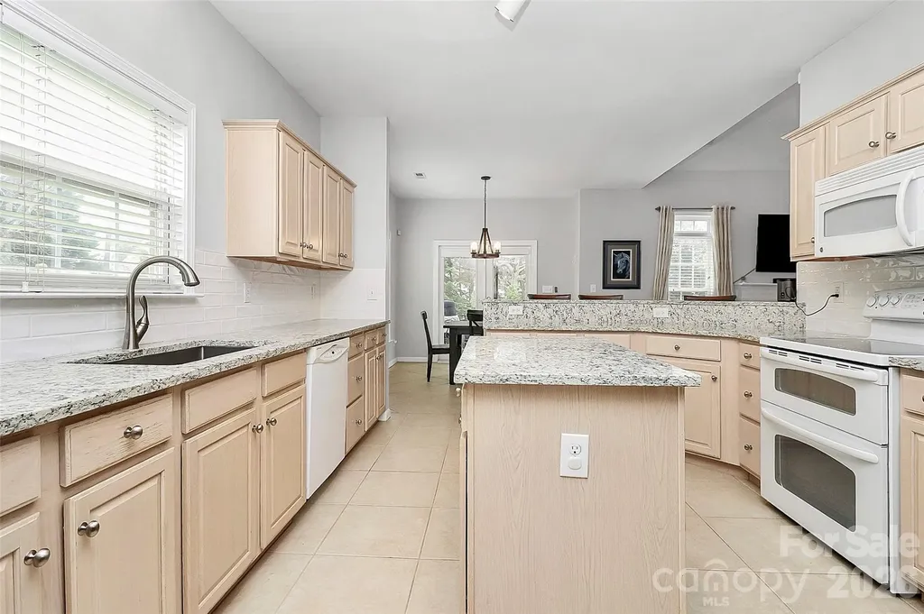 11816 Pheasant Lane Charlotte NC 28277