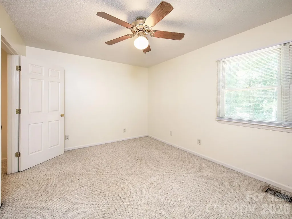 833 Coventry Lane Statesville NC 28677