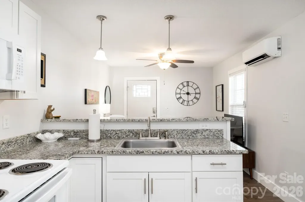 18 Oteen Park Place Asheville NC 28805