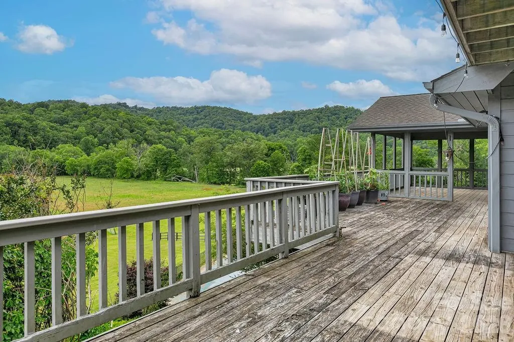 547 Windover Drive Brevard NC 28712