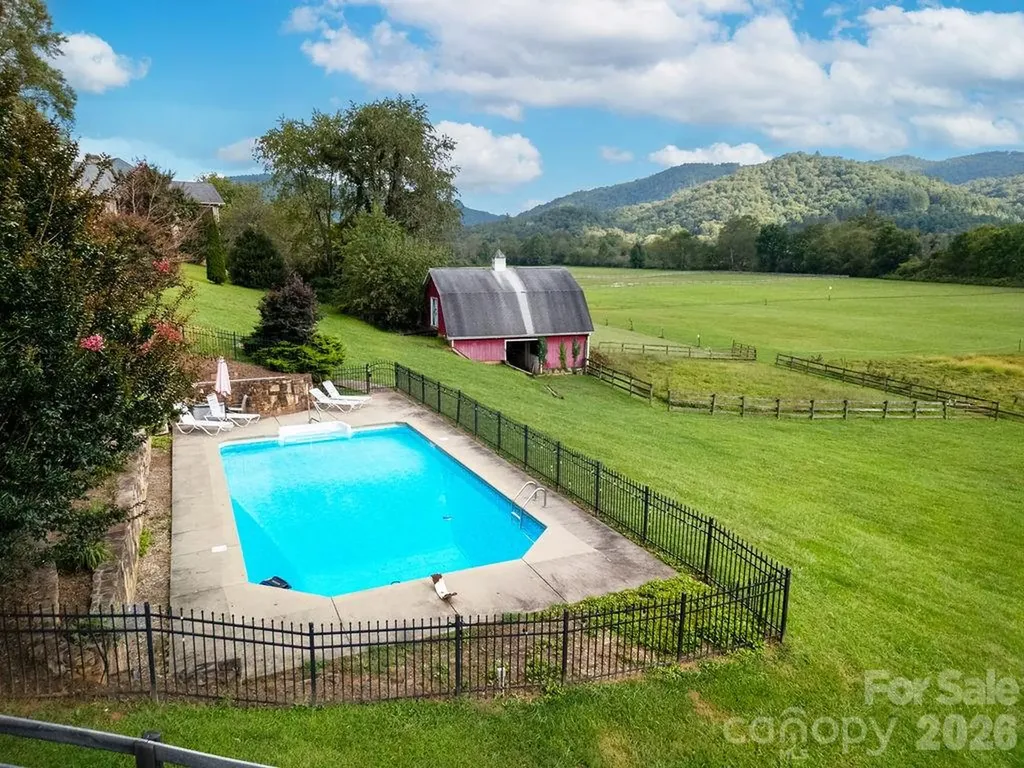 547 Windover Drive Brevard NC 28712