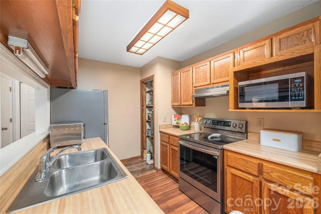 100 Bristol Lane Maggie Valley NC 28751
