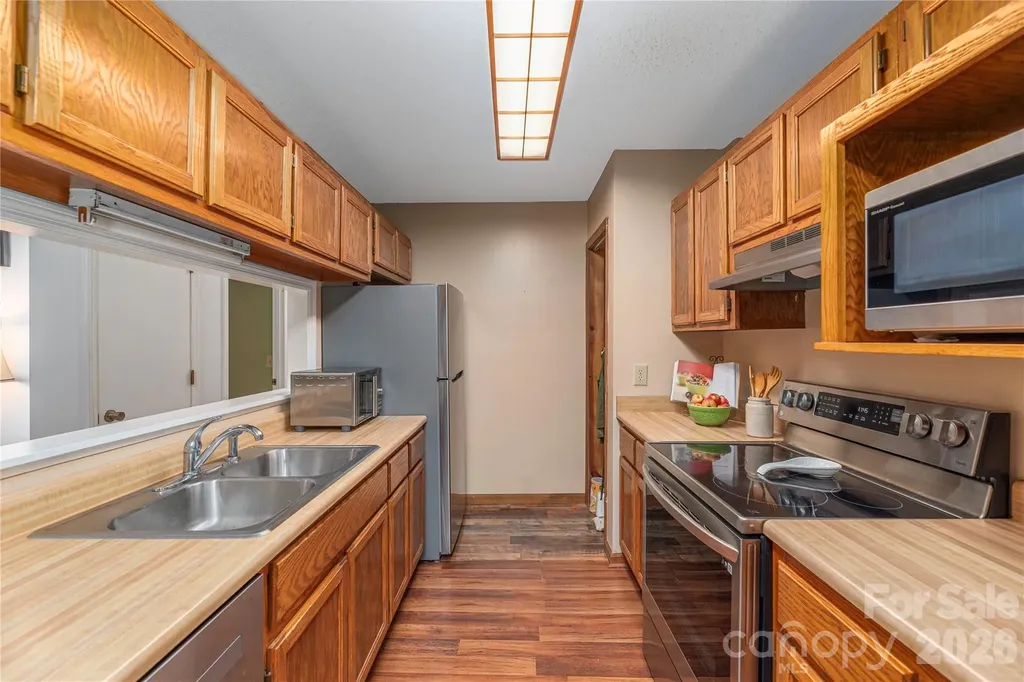 100 Bristol Lane Maggie Valley NC 28751