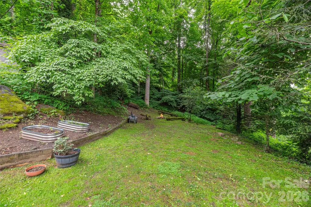 100 Bristol Lane Maggie Valley NC 28751