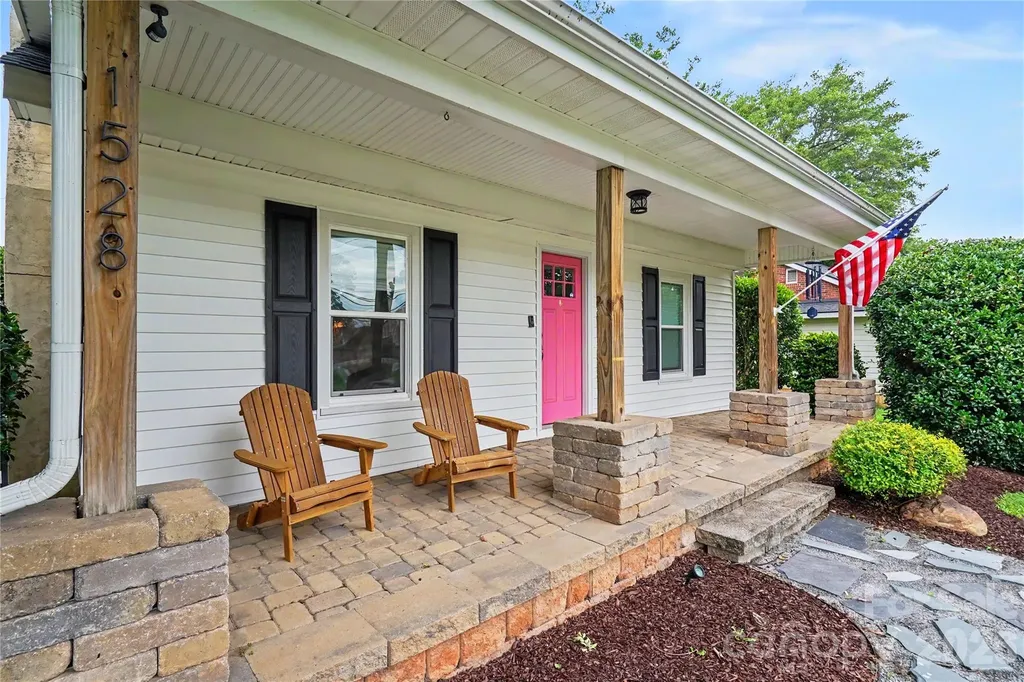 1528 S Point Road Belmont NC 28012