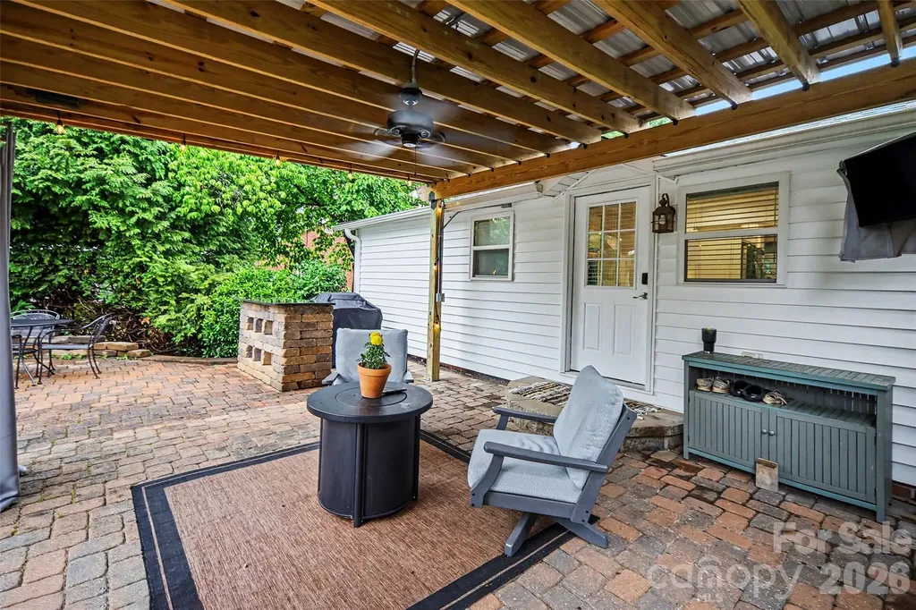 1528 S Point Road Belmont NC 28012