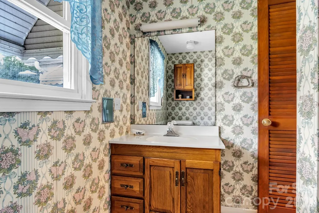 310 E Ryder Avenue Landis NC 28088