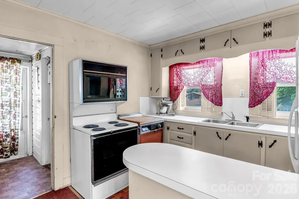 310 E Ryder Avenue Landis NC 28088