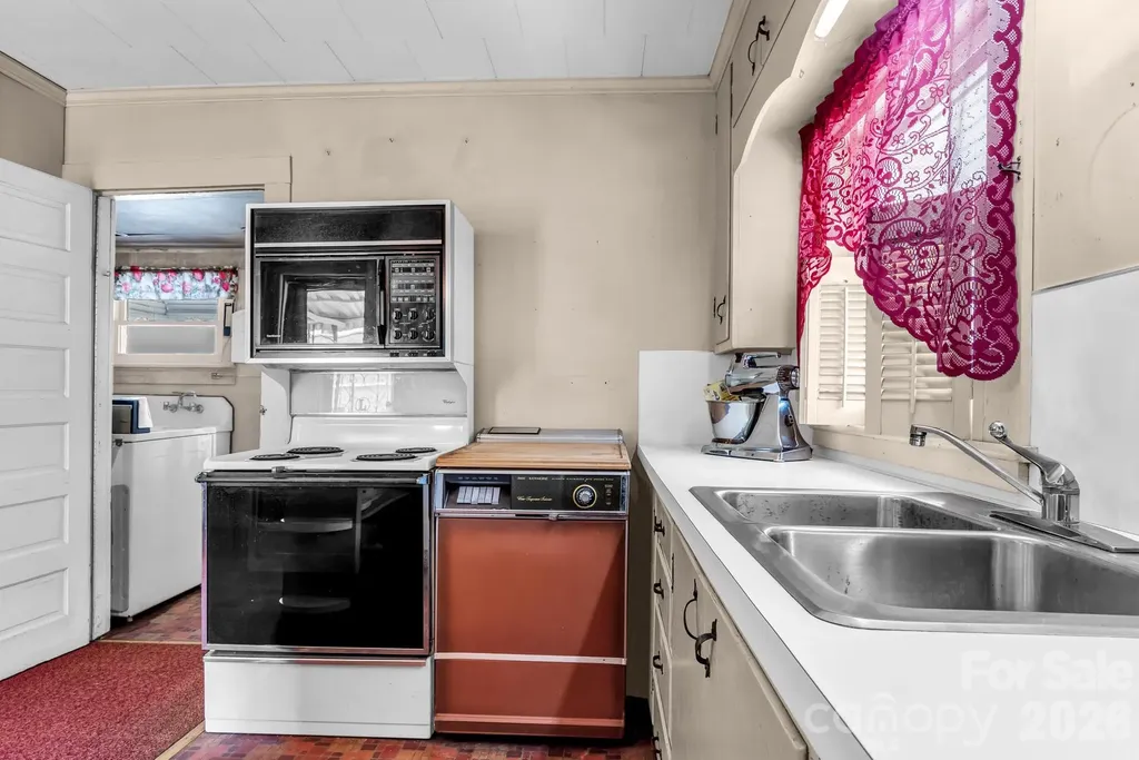 310 E Ryder Avenue Landis NC 28088