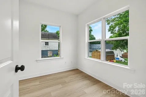 402 Pleasant Avenue Kannapolis NC 28081