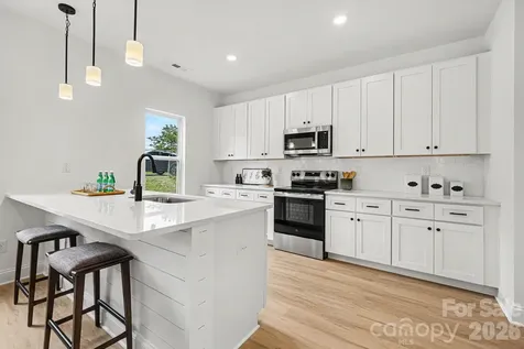 402 Pleasant Avenue Kannapolis NC 28081