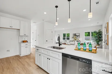 402 Pleasant Avenue Kannapolis NC 28081