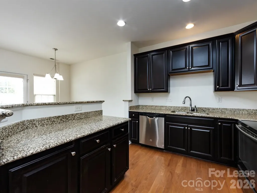 2436 Silverthorn Drive Charlotte NC 28273