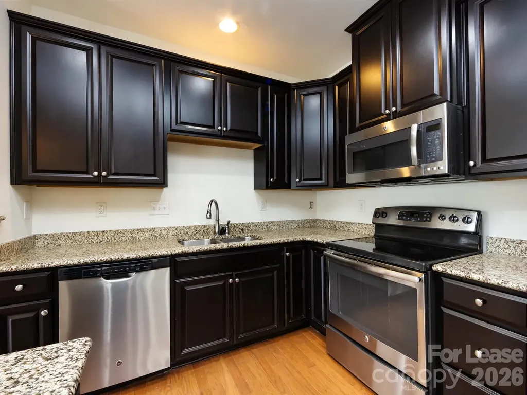 2436 Silverthorn Drive Charlotte NC 28273