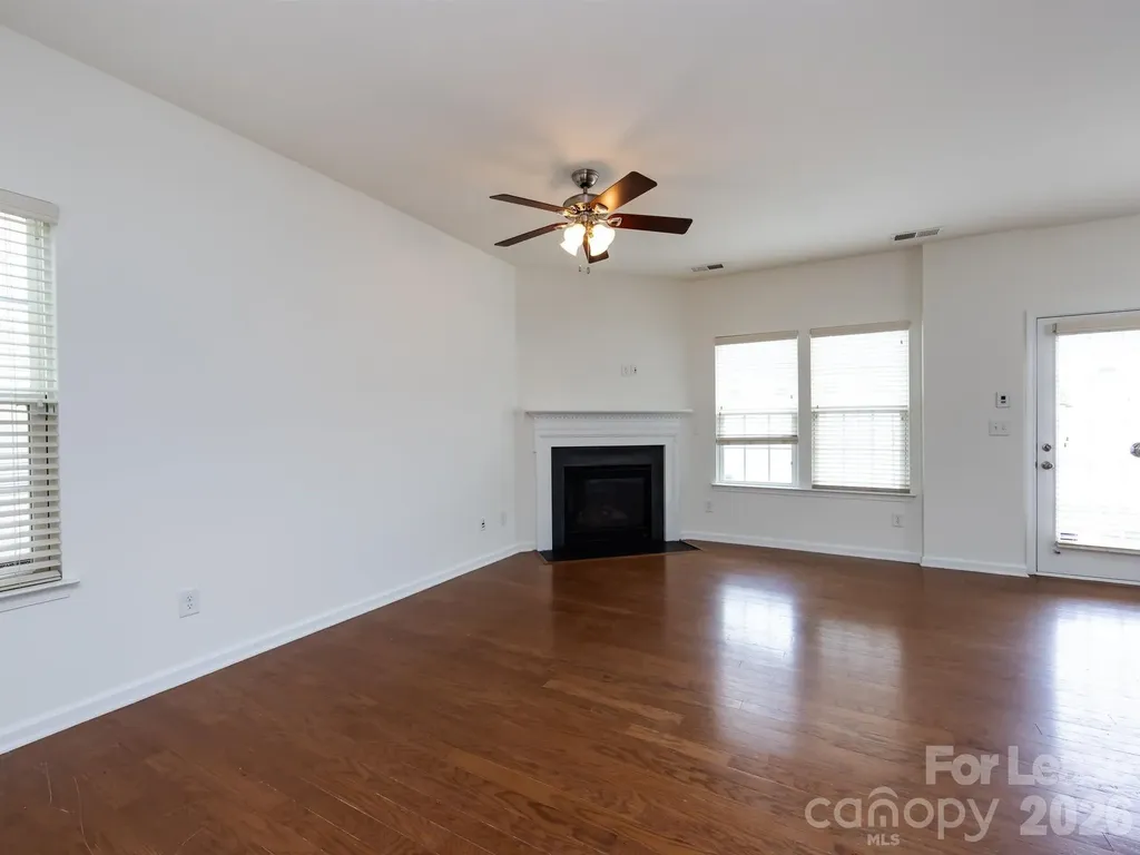 2436 Silverthorn Drive Charlotte NC 28273