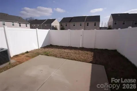 2436 Silverthorn Drive Charlotte NC 28273