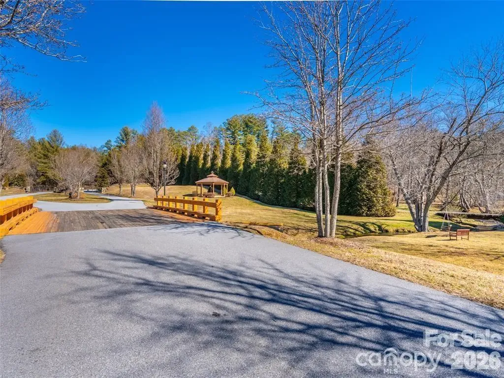 19 & 20 Marcus Ridge Drive Fairview NC 28730
