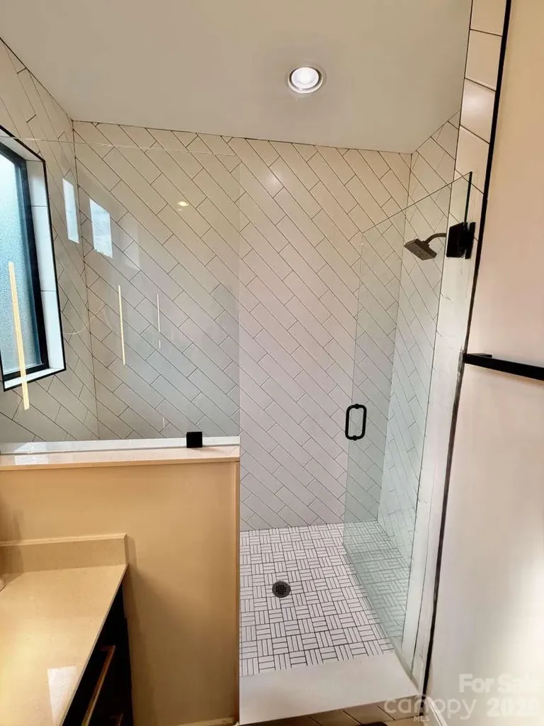 1005 Zinc Lane Charlotte NC 28205