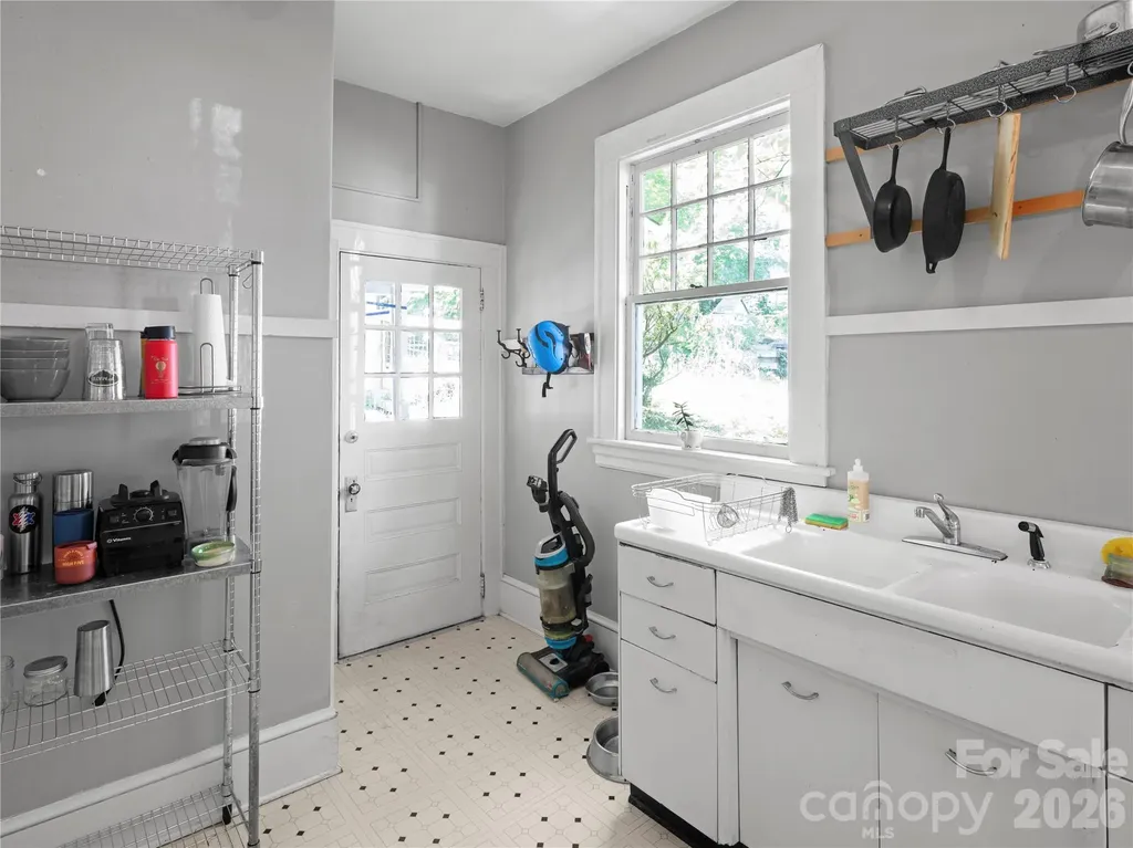 111 Annandale Avenue Asheville NC 28801