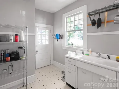 111 Annandale Avenue Asheville NC 28801