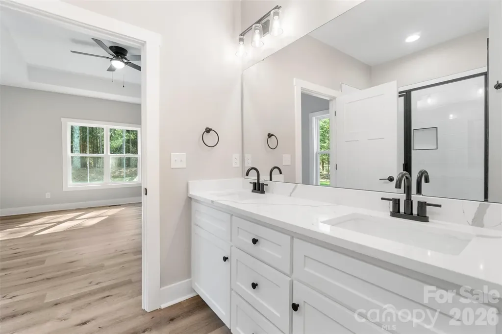 185 Shagbark Court West End NC 27376