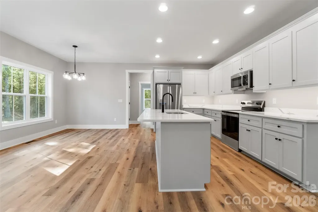 185 Shagbark Court West End NC 27376