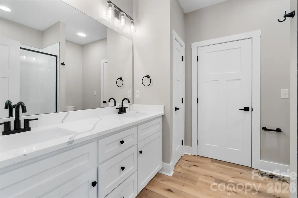 185 Shagbark Court West End NC 27376