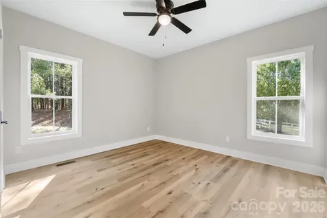 185 Shagbark Court West End NC 27376