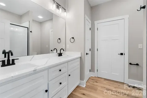 185 Shagbark Court West End NC 27376