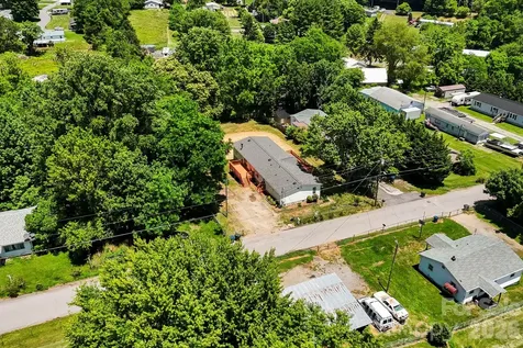 135 Prevost Street Waynesville NC 28786