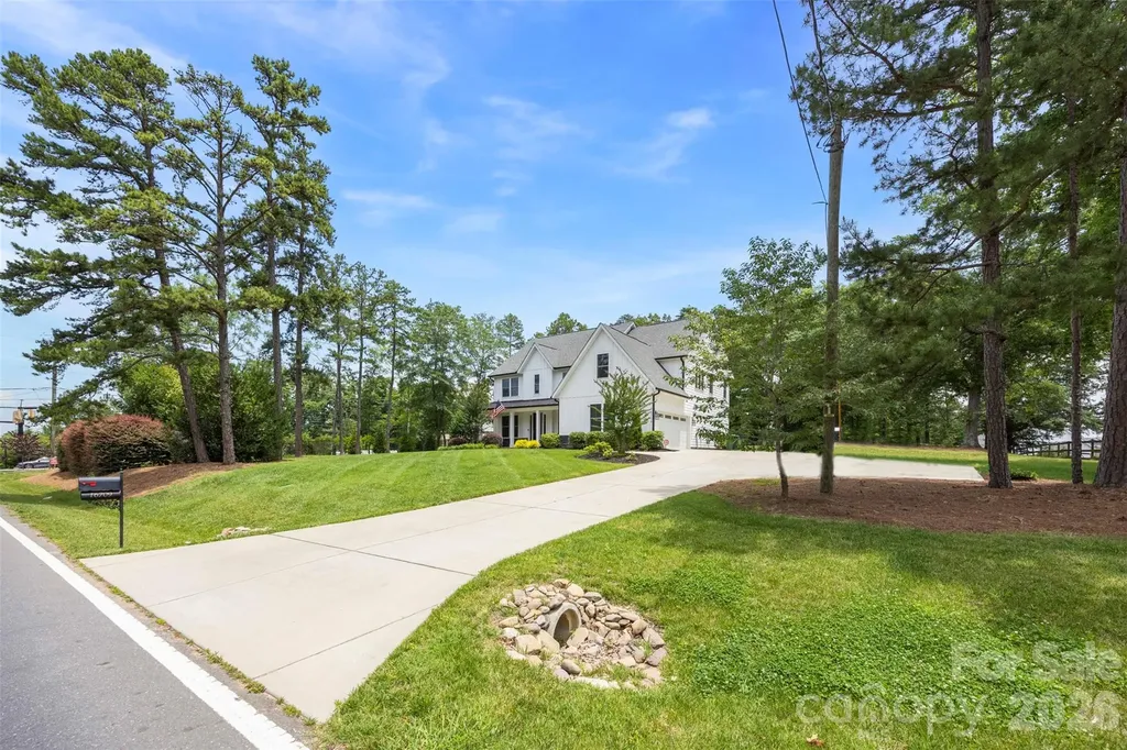 16709 Mckee Road Charlotte NC 28278