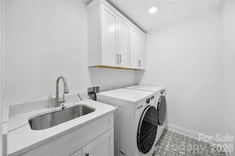 16709 Mckee Road Charlotte NC 28278