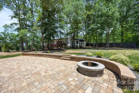 16709 Mckee Road Charlotte NC 28278
