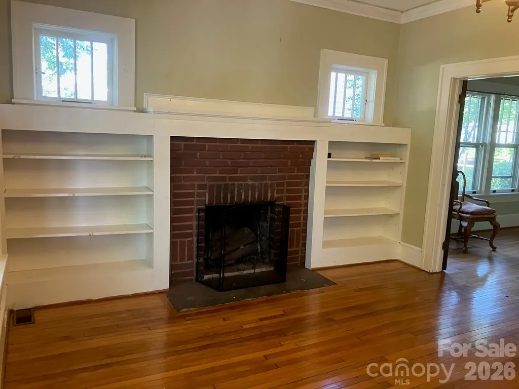 33 Church Street Weaverville NC 28787